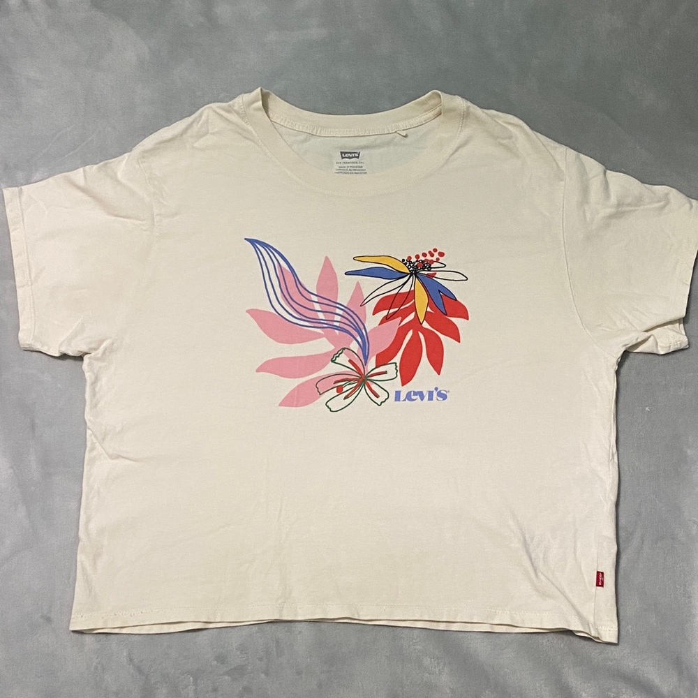 Levi's Cream Tee